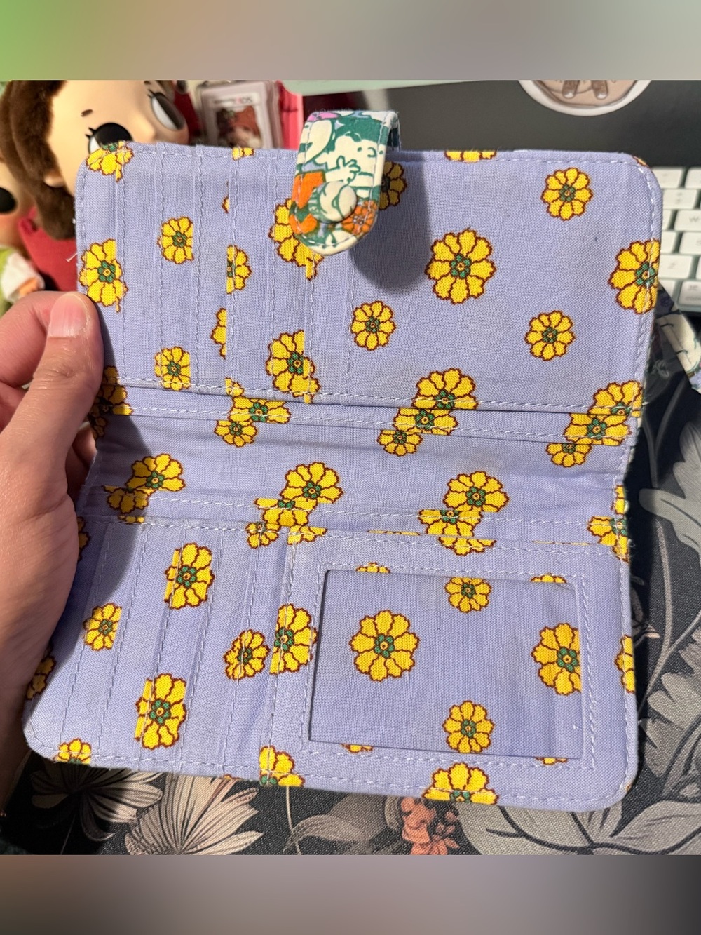 Vera Bradley X Peanuts Tab wallet - Picture 4 of 4